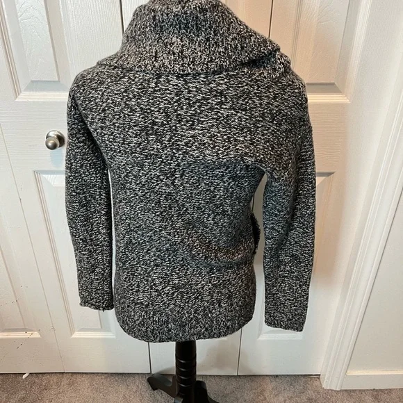 TNA from Aritizia size XS 100% wool zippered cardigan - Picture 9 of 14